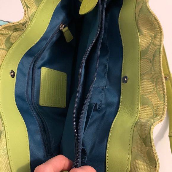 COACH BAG W SCARF - Picture 4 of 5